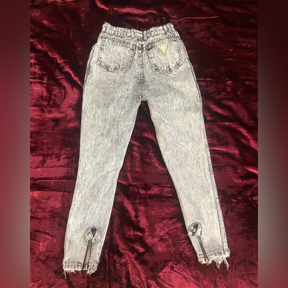High Rise Acid Wash Jeans - Picture 4 of 5